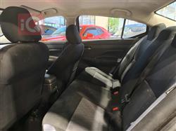 نيسان فيرسا